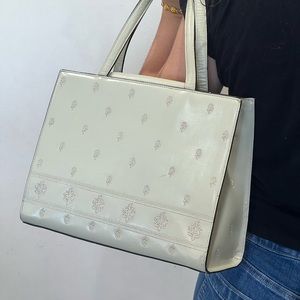 Adrienne vittadini cream shoulder bag